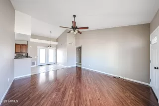 Photo #5: 6939530 Listing 