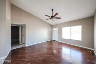 Photo #6: 6939530 Listing 