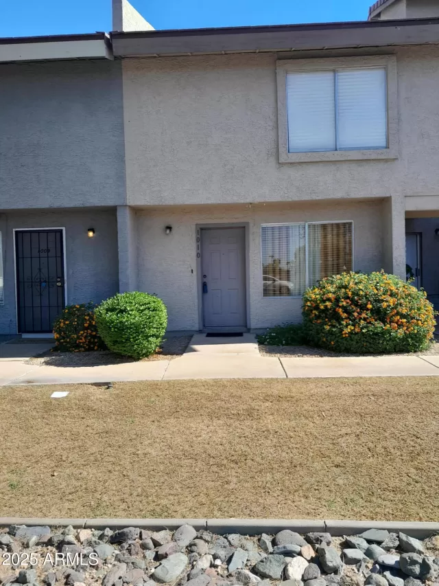 MLS: 6939601 Condo For Sale