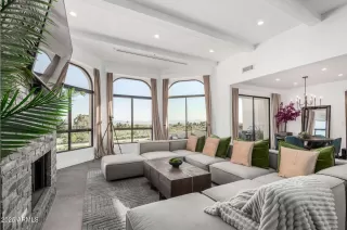 Photo #5: 6939663 Listing 