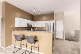 Photo #4: 6939686 Listing