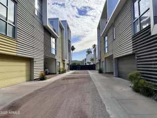 Photo #5: 6939760 Listing