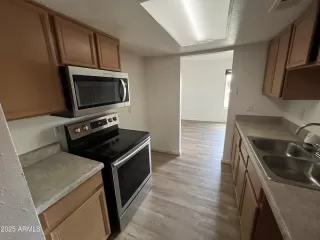 Photo #4: 6939784 Listing