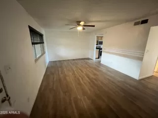 Photo #6: 6939784 Listing