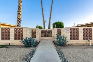 Photo #5: 6939816 Listing