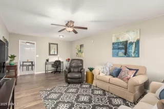 Photo #6: 6939816 Listing