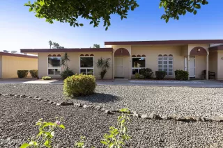 Photo #4: 6939855 Listing