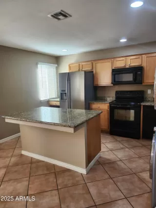 Photo #2: 6939862 Listing