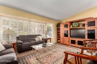 Photo #4: 6939996 Listing