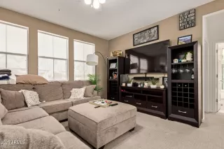 Photo #5: 6940096 Listing