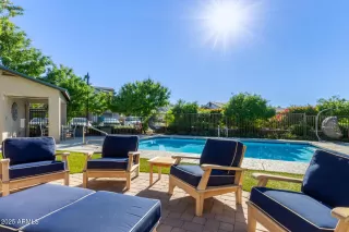 Photo #6: 6940096 Listing