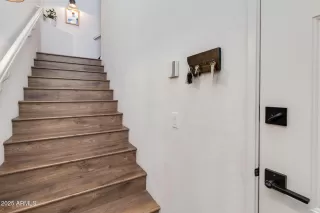 Photo #6: 6940125 Listing 