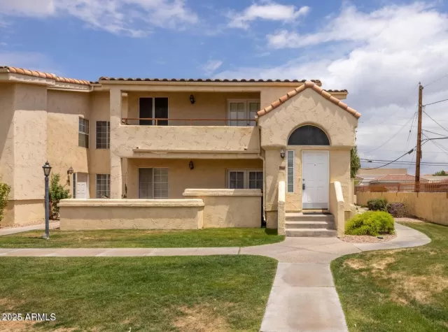 MLS: 6940135 Condo For Sale