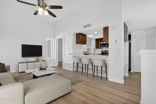 Photo #1: 6940135 Listing 