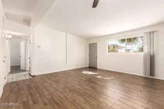 Photo #2: 6940143 Listing