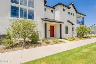 Photo #1: 6940166 Listing 