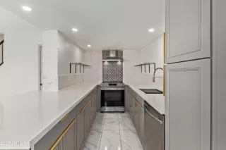 Photo #1: 6940196 Listing 