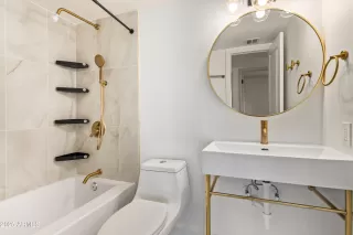 Photo #5: 6940196 Listing 