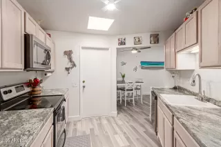 Photo #3: 6940226 Listing 