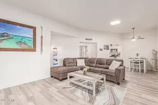 Photo #5: 6940226 Listing 