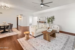 Photo #3: 6940381 Listing