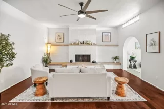 Photo #4: 6940381 Listing