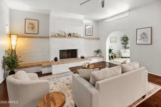 Photo #5: 6940381 Listing