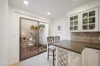 Photo #4: 6940404 Listing