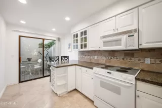 Photo #6: 6940404 Listing