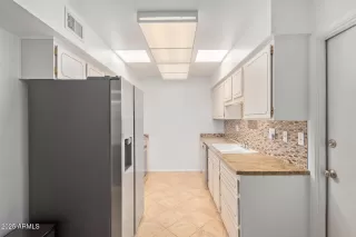 Photo #6: 6940417 Listing