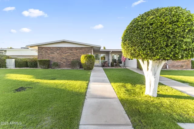 MLS: 6940550 Condo For Sale