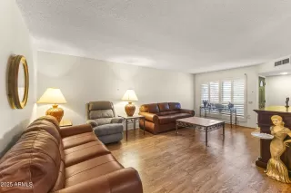 Photo #6: 6940550 Listing