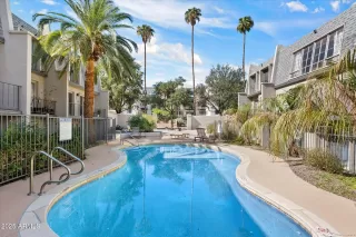 More Details about MLS # 6940573 : 1014 E OSBORN ROAD#A