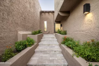 Photo #2: 6940697 Listing