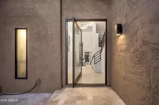 Photo #3: 6940697 Listing