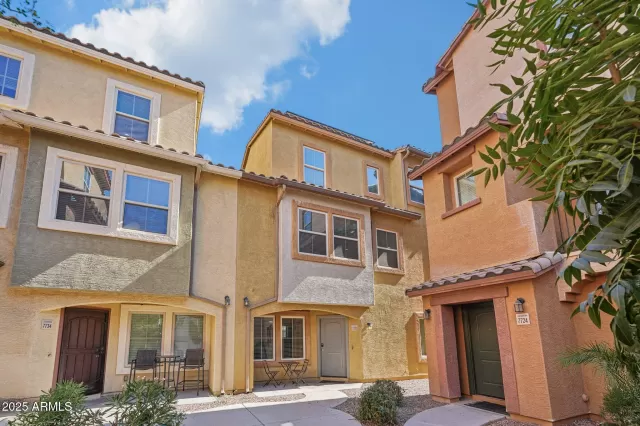 MLS: 6940707 Condo For Sale