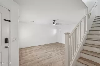 Photo #5: 6940707 Listing