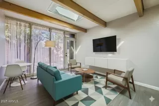 Photo #4: 6940718 Listing