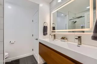 Photo #6: 6940718 Listing