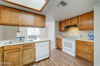 Photo #4: 6940723 Listing