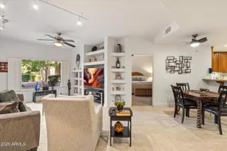 Photo #5: 6940735 Listing