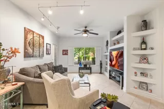 Photo #6: 6940735 Listing