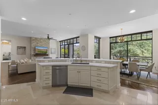 Photo #6: 6940749 Listing