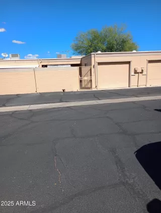 Photo #4: 6940803 Listing