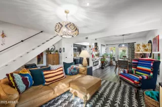 Photo #2: 6940860 Listing