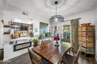 Photo #3: 6940860 Listing