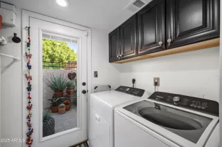 Photo #6: 6940860 Listing