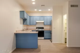 Photo #4: 6940861 Listing