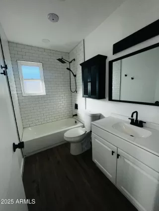 Photo #2: 6940902 Listing