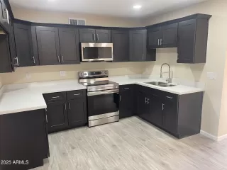 Photo #2: 6940973 Listing